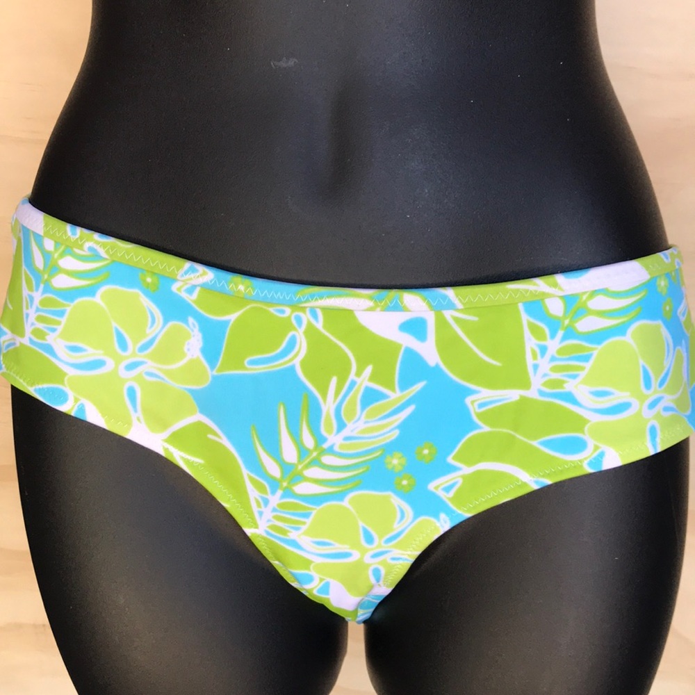 ✅ Brand new bikini bottom🌺